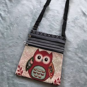 Woven owl crossbody bag